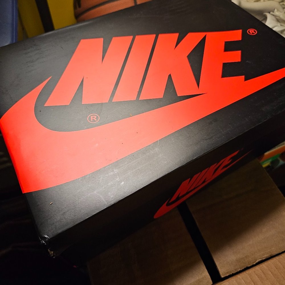 Air Jordan Nike laker colors